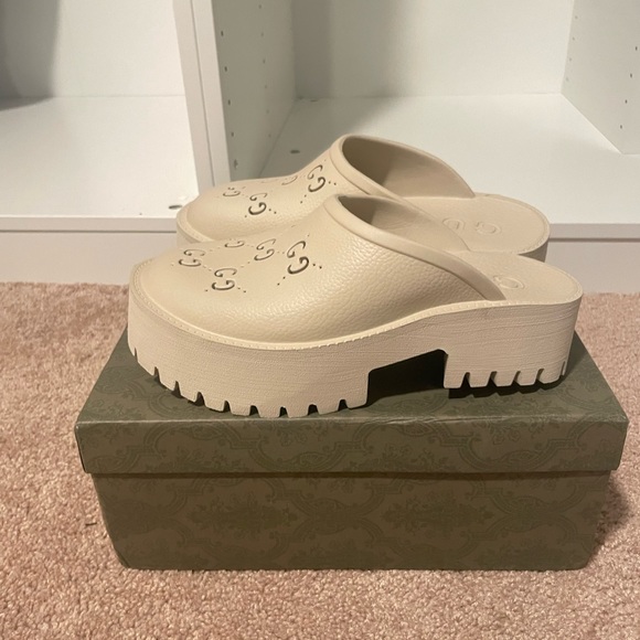 Gucci Shoes - Gucci platform slides